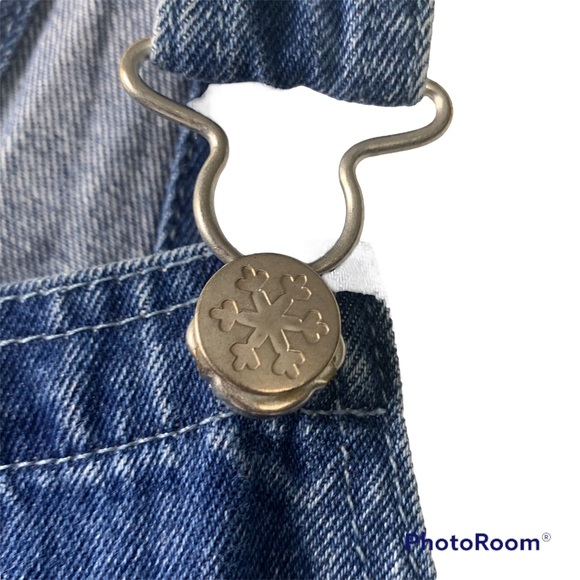 Disney Store Denim Overalls Women’s Size Lrg Winnie the Pooh Eeyore Snowflakes - Picture 4 of 9